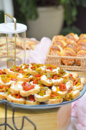 Tartine compotée de poivrons et chèvre frais – Image 2