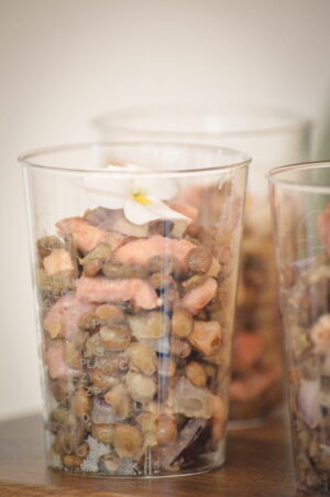 Salade de lentilles, lardons et oignons